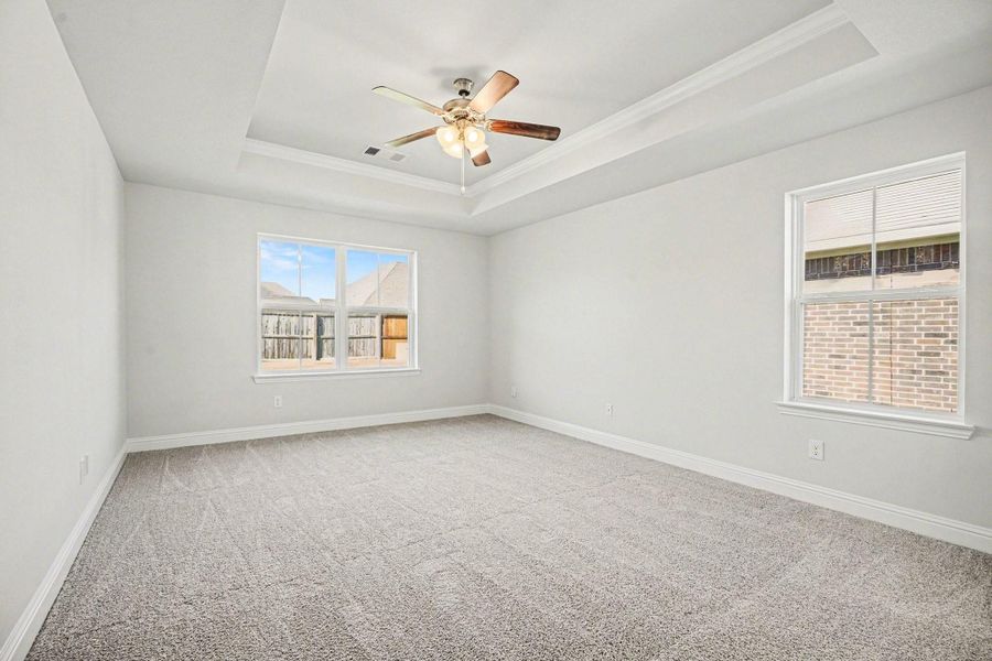 Spacious, unfurnished interior of a new home in Greystone, Angleton (Image 12).