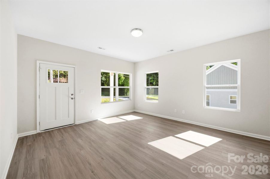 Spacious, unfurnished interior of a new home in , Kings Mountain (Image 23).