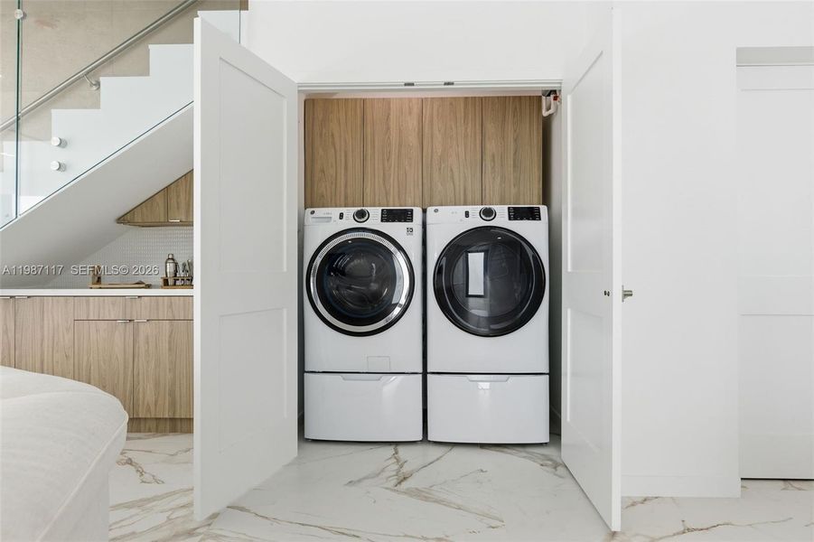 Furnished interior view inside a new home in , Key Largo (Image 10).