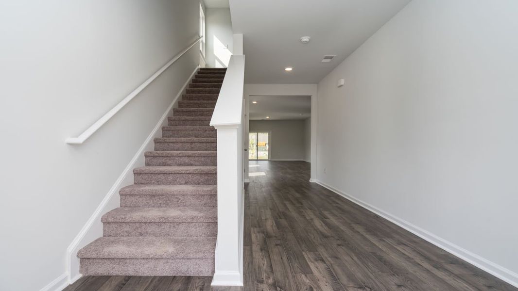 Representative unfurnished interior of a home built from the ROBIE by D.R. Horton in Island Green, Myrtle Beach (Image 19).