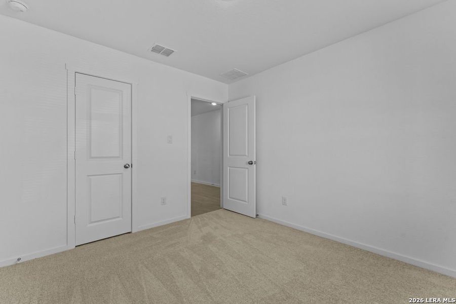 Spacious, unfurnished interior of a new home in Friendship Oaks, Fredericksburg (Image 19).