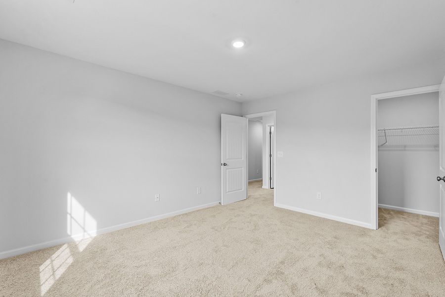 Spacious, unfurnished interior of a new home in Hanes Lake, Winston-Salem (Image 32).