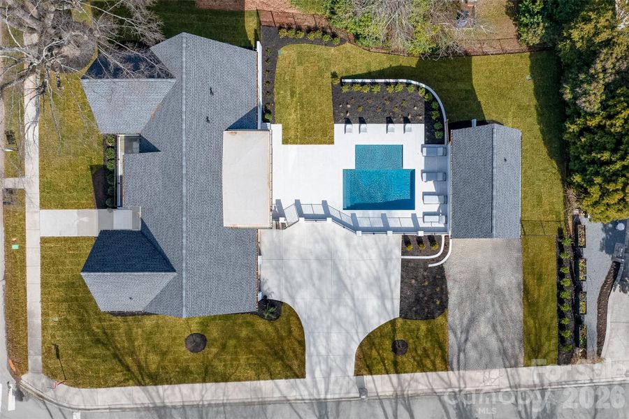 Community amenities in , Davidson (Image 38).