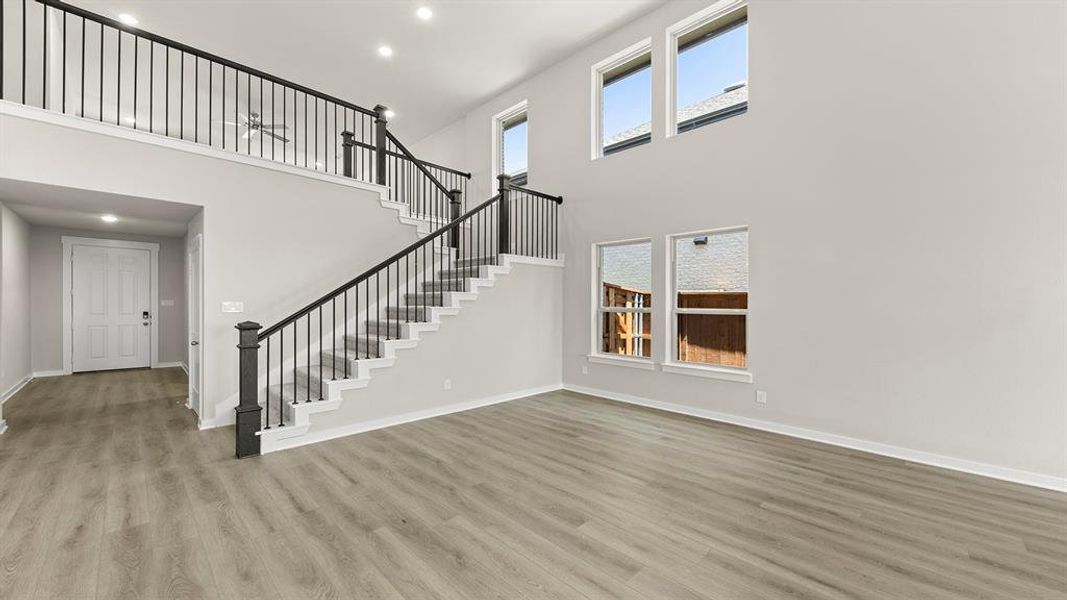 06. 1315 Burgess - Dining