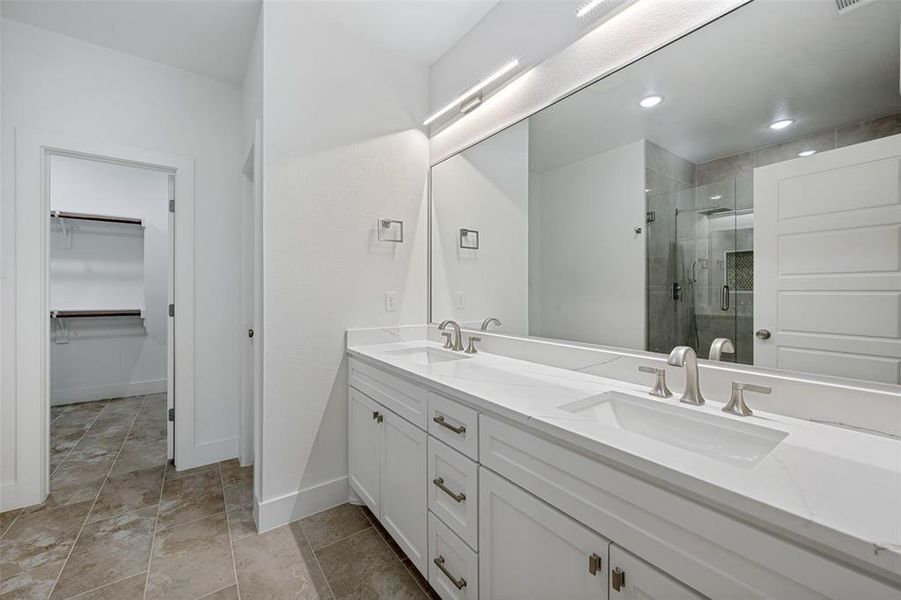 Furnished interior view inside a new home in , Fort Worth (Image 9).