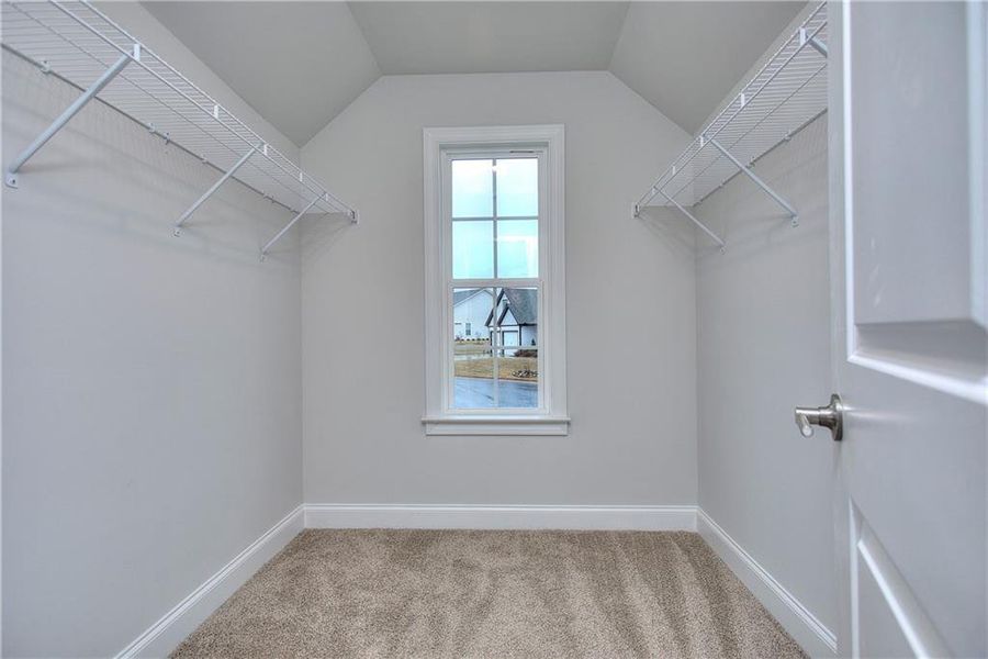 Spacious, unfurnished interior of a new home in , Homer (Image 24).