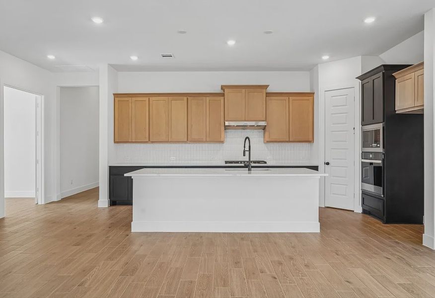 Homesite 2304 Kitchen - 2 of 18