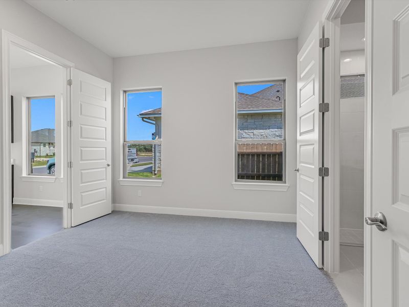 Representative unfurnished interior of a home built from the Topaz II by Giddens Homes in Riverstone, Georgetown (Image 90).