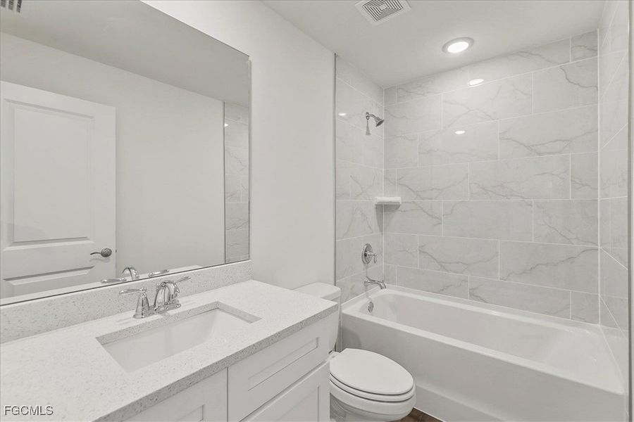 Furnished interior view inside a new home in Cape Coral, Cape Coral (Image 14).