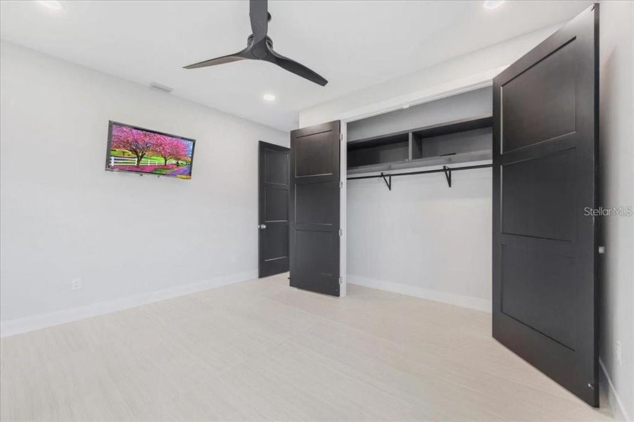 Spacious, unfurnished interior of a new home in , Punta Gorda (Image 37).