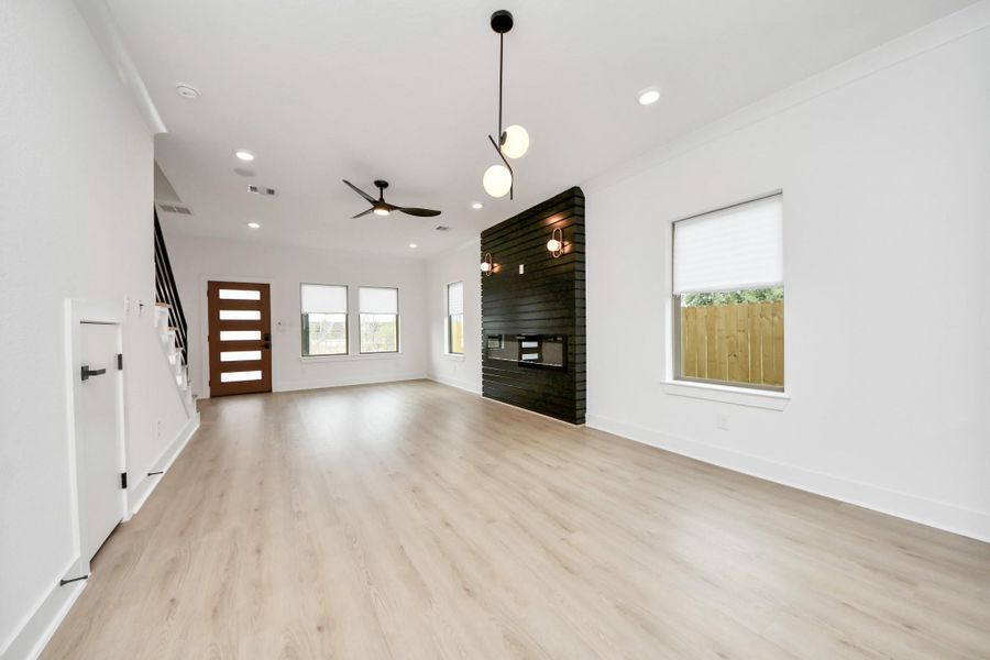 Spacious, unfurnished interior of a new home in , Houston (Image 25).