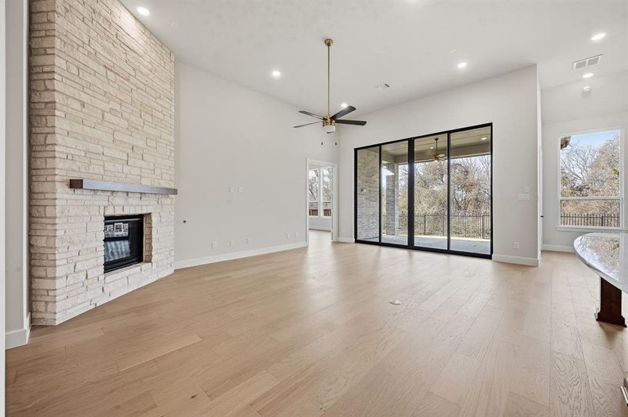 Spacious, unfurnished interior of a new home in Mustang Lakes, Celina (Image 14).