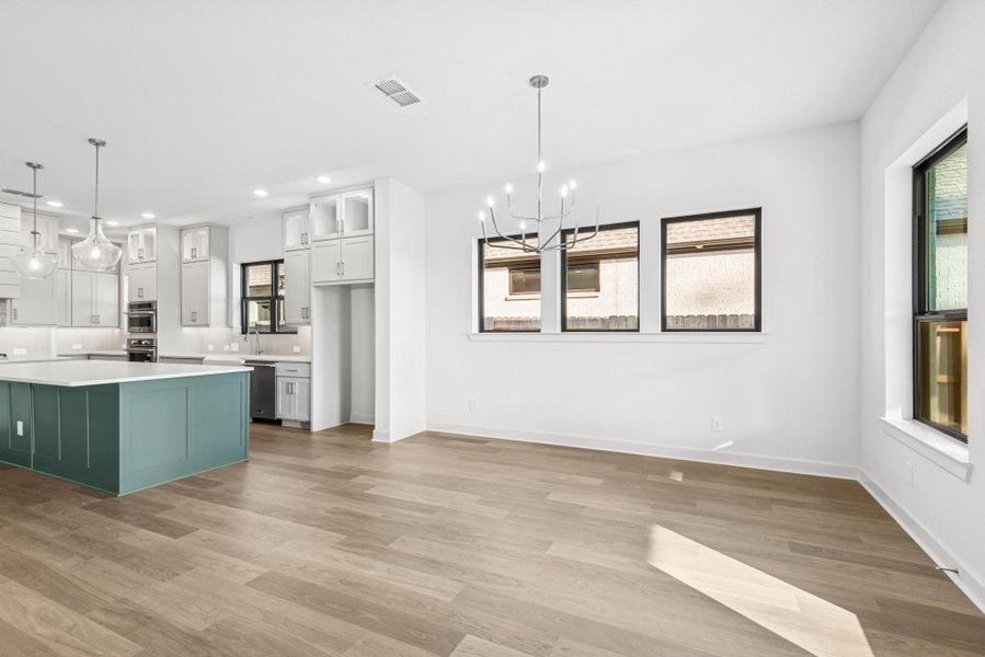Spacious, unfurnished interior of a new home in ARTAVIA - Parkview Collection, Conroe (Image 28).