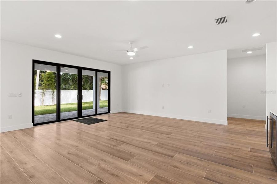 Spacious, unfurnished interior of a new home in , Winter Park (Image 25).