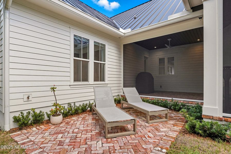 Exterior details and patio area of a home in , Ponte Vedra Beach (Image 23).