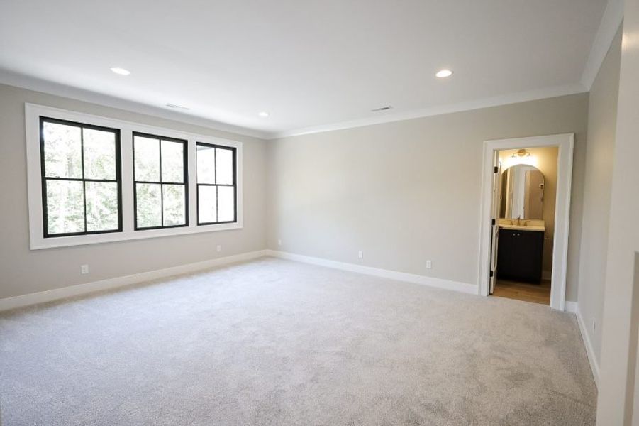 Spacious, unfurnished interior of a new home in Hidden River, Signal Mountain (Image 114). Spacious, unfurnished interior of a new home in Hidden River, Signal Mountain (Image 114).