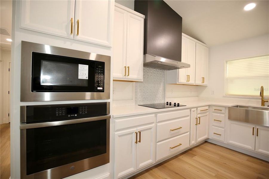 Furnished interior view inside a new home in , Orlando (Image 5).