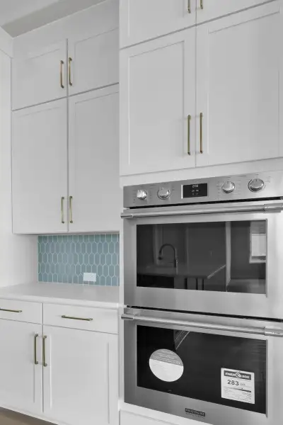 Representative interior finishes for a home built from the Tomoka by Riverside Homes in Sagebrush at EverRange, Jacksonville (Image 19).