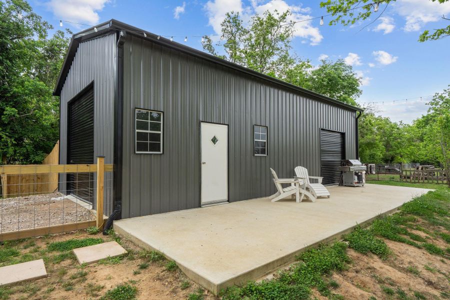 Exterior details and patio area of a home in , Santa Fe (Image 23).