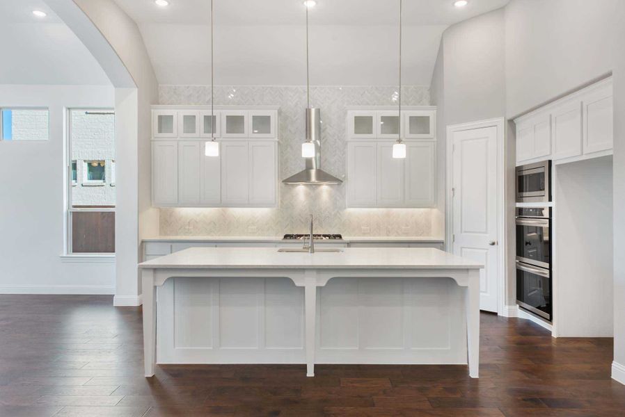 Representative furnished interior of a home built from the 217 by Highland Homes in Cross Creek West, Fulshear (Image 5).