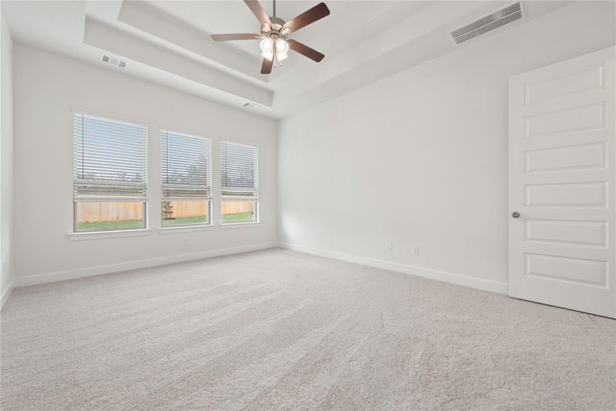 Representative image. Features, selections and colors may vary