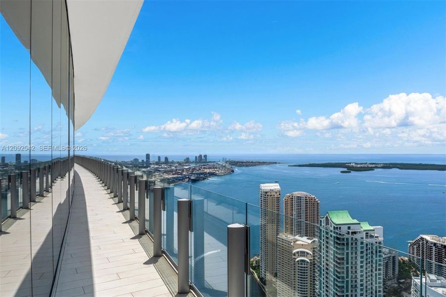 Condo located in Miami, FL showcasing its design and architecture (Image 18). Condo located in Miami, FL showcasing its design and architecture (Image 18).