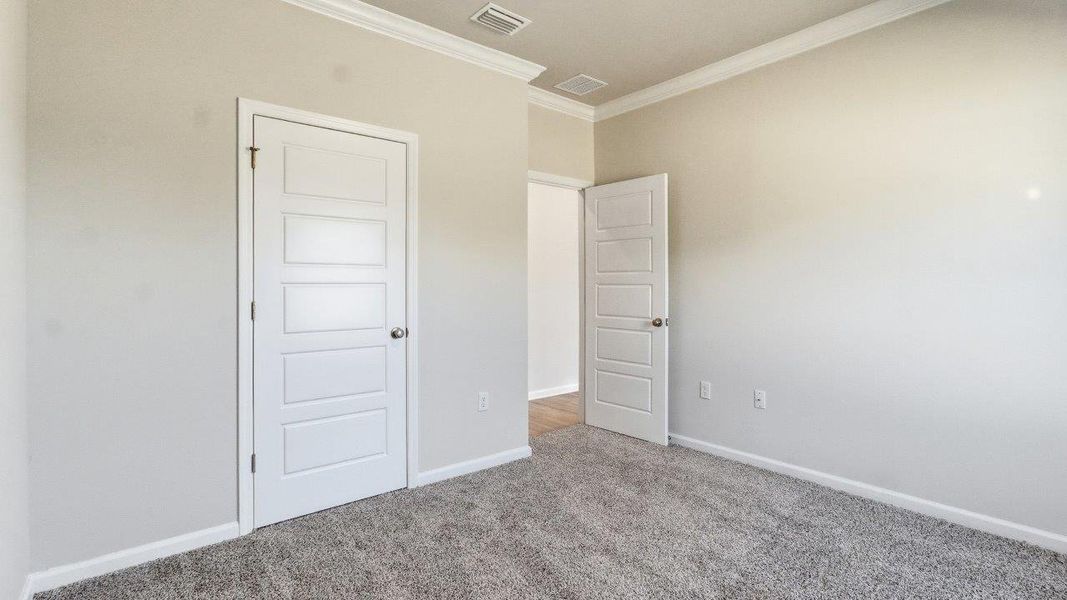 Spacious, unfurnished interior of a new home in Misting Springs, Crawfordville (Image 28).