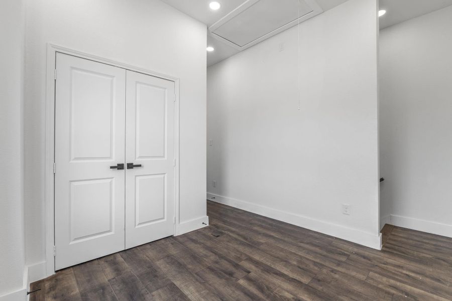 Spacious, unfurnished interior of a new home in , Spring (Image 30).