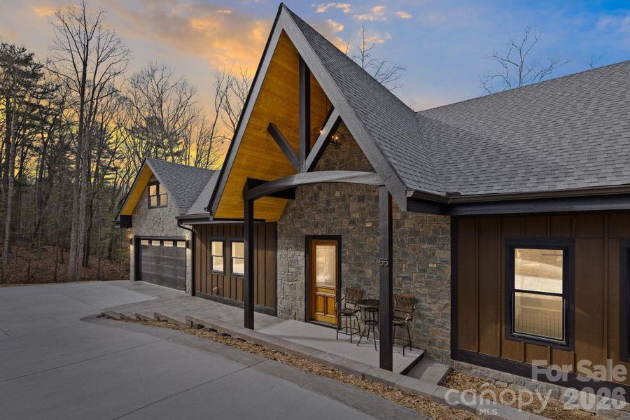 Community amenities in , Asheville (Image 42).