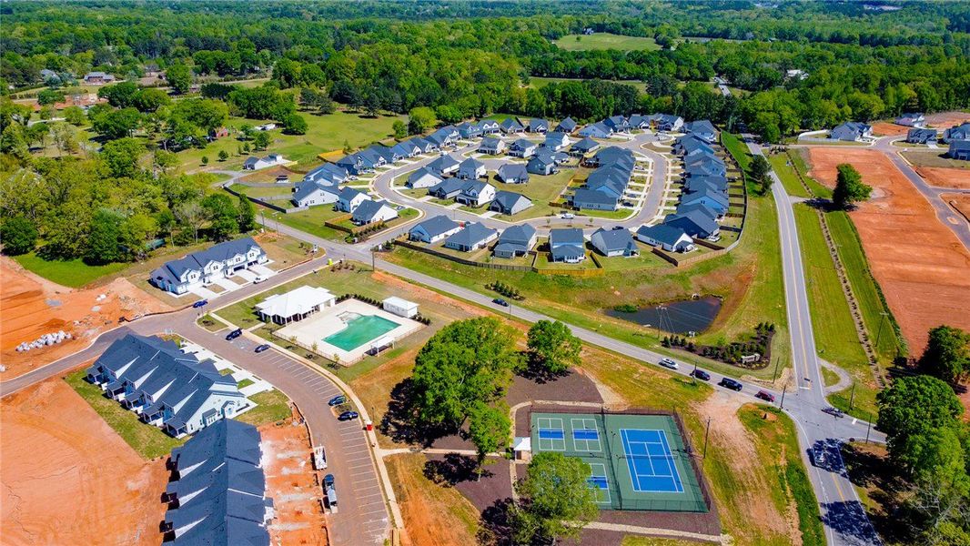 Brand-new Amenity Center