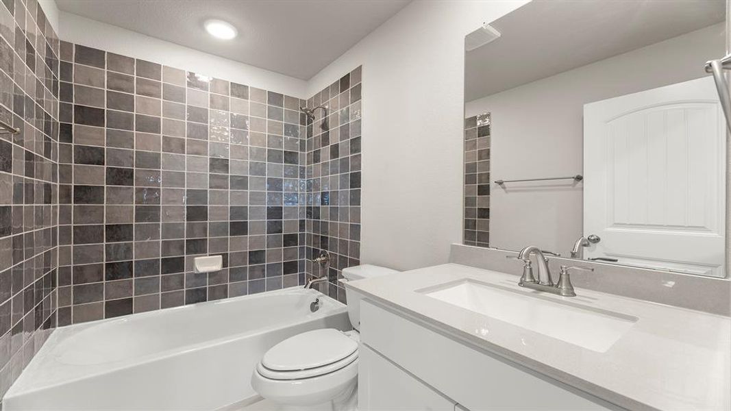 23. 1413 Clare - 2ND Bath 23. 1413 Clare - 2ND Bath