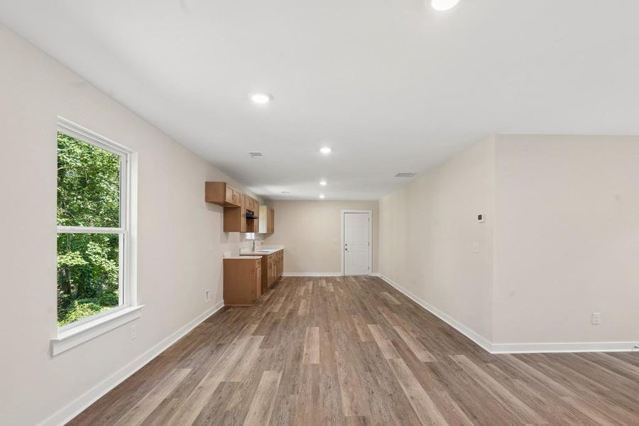 Spacious, unfurnished interior of a new home in , Gainesville (Image 33).