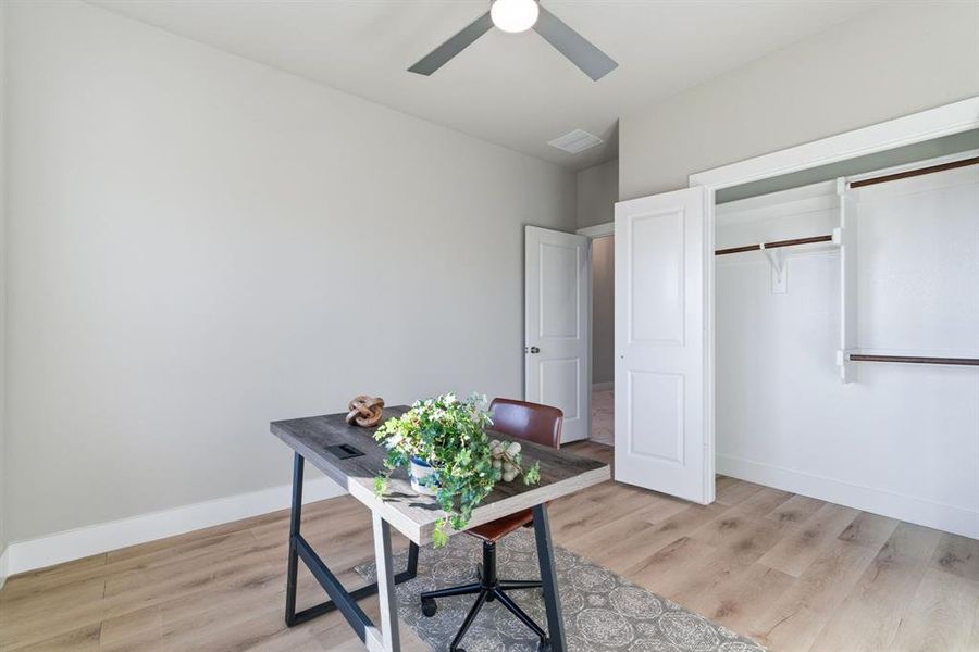 Furnished interior view inside a new home in , Bridgeport (Image 33).