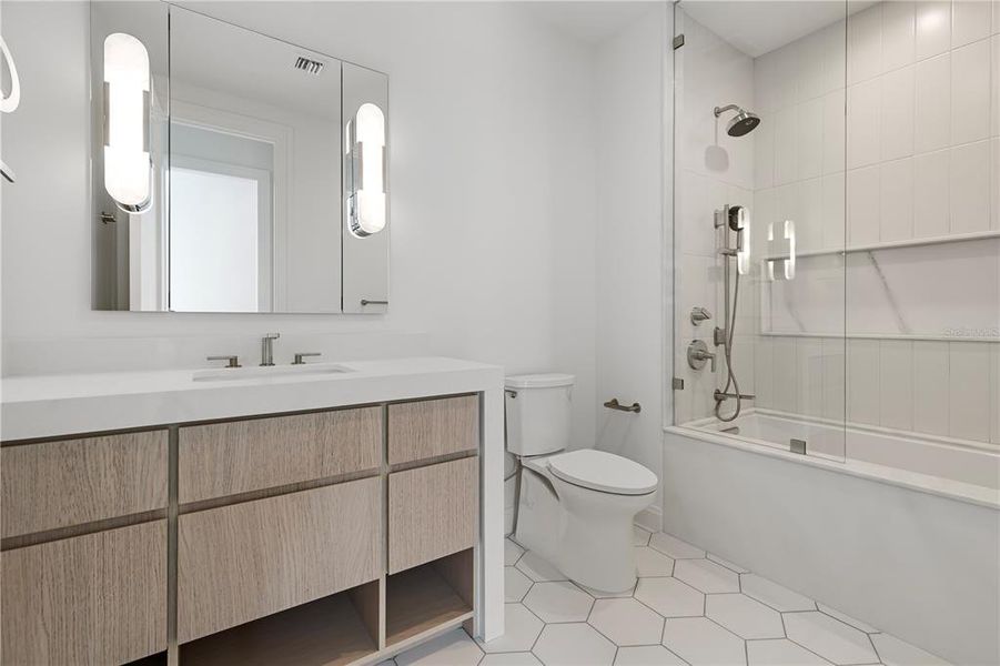 Furnished interior view inside a new home in , Orlando (Image 39).
