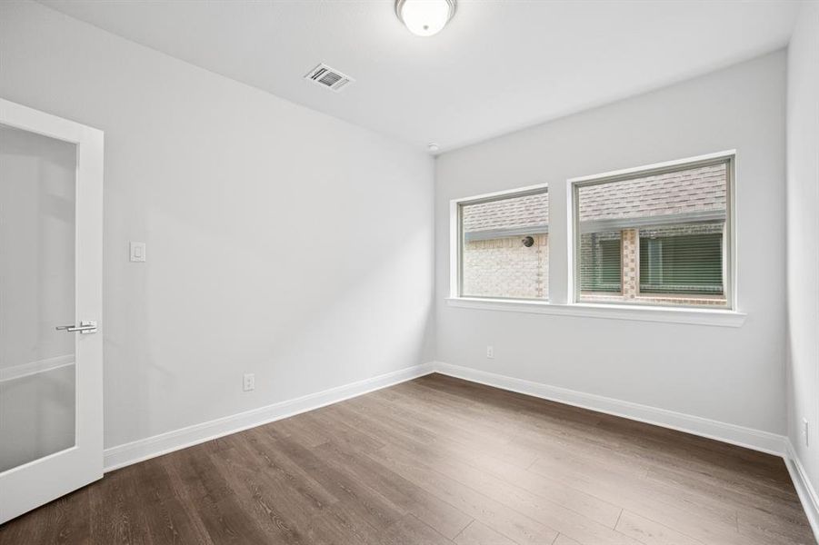 Spacious, unfurnished interior of a new home in Creekshaw – Gardens, Royse City (Image 23). Spacious, unfurnished interior of a new home in Creekshaw – Gardens, Royse City (Image 23).