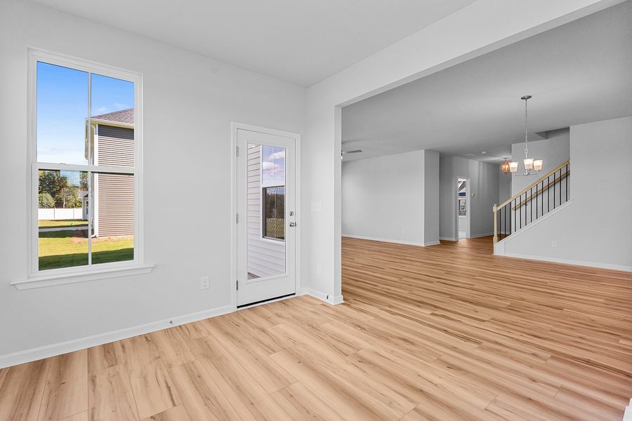 Spacious, unfurnished interior of a new home in Fieldstone, Lexington (Image 24).