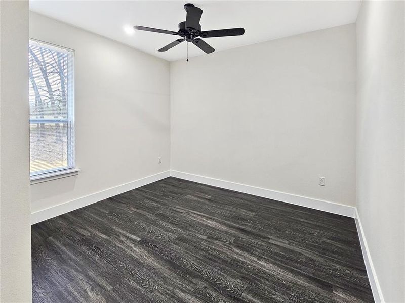 Spacious, unfurnished interior of a new home in , Malakoff (Image 12).