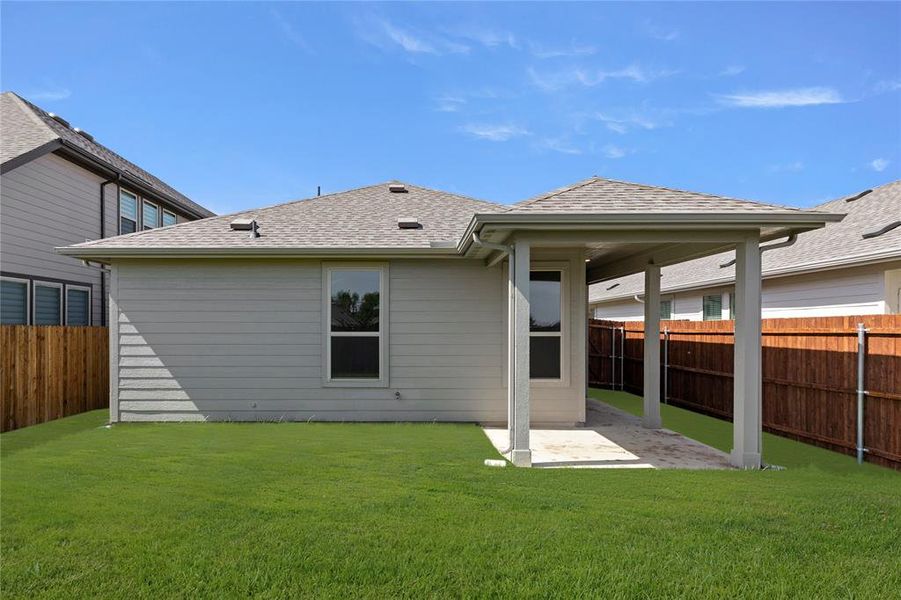 26. 1641 Meadow Crest - Back