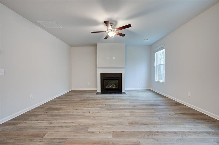 Spacious, unfurnished interior of a new home in Cooper Park, McDonough (Image 22).