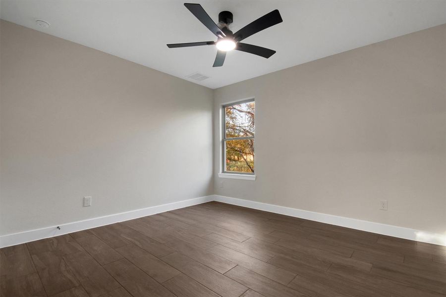 Spacious, unfurnished interior of a new home in , Bastrop (Image 34).