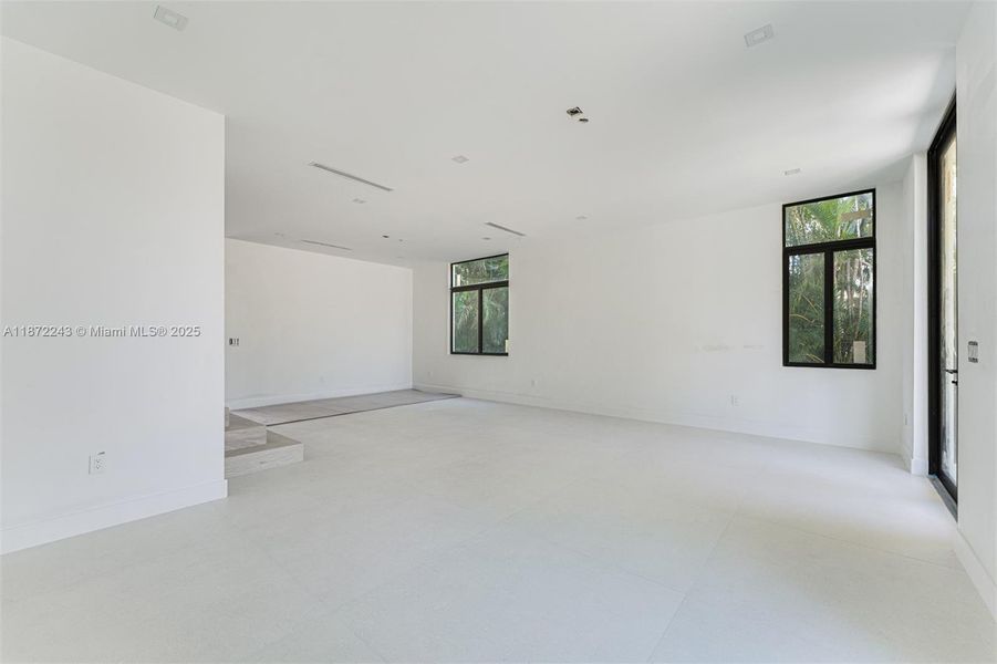 Spacious, unfurnished interior of a new home in , Miami (Image 4).