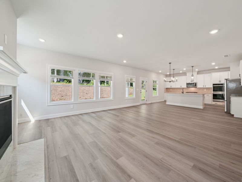 Spacious, unfurnished interior of a new home in Martin Springs - Estate Series, Lawrenceville (Image 14).