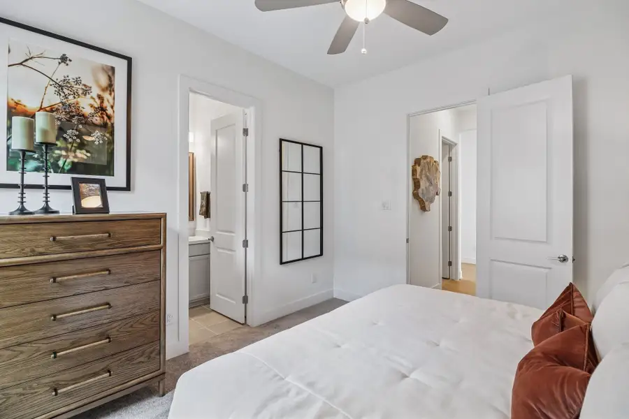 Representative furnished interior of a home built from the Sullivan by Taylor Morrison in Ryehill, Rosenberg (Image 28).