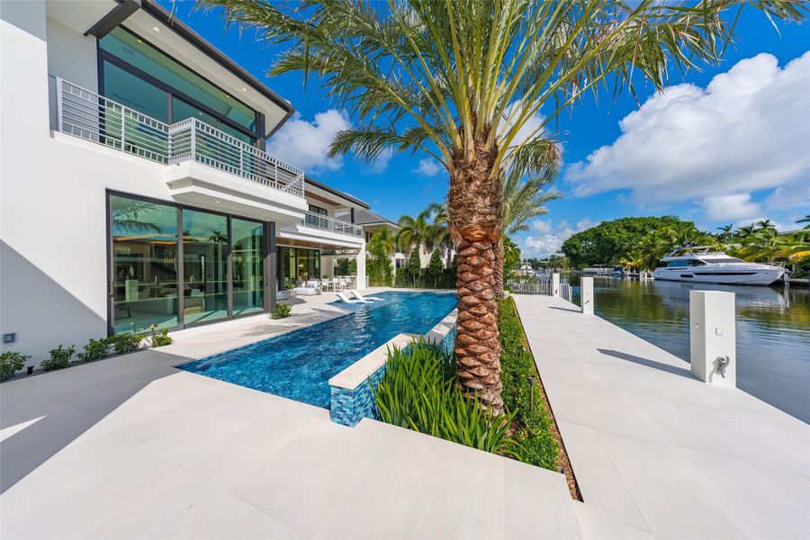 Exterior details and patio area of a home in , Fort Lauderdale (Image 43).