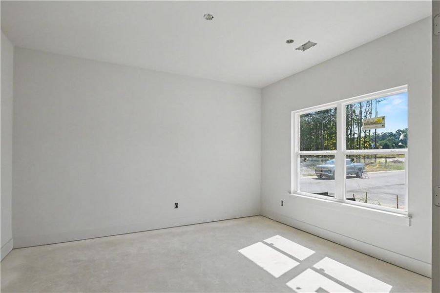Spacious, unfurnished interior of a new home in , Lawrenceville (Image 6).
