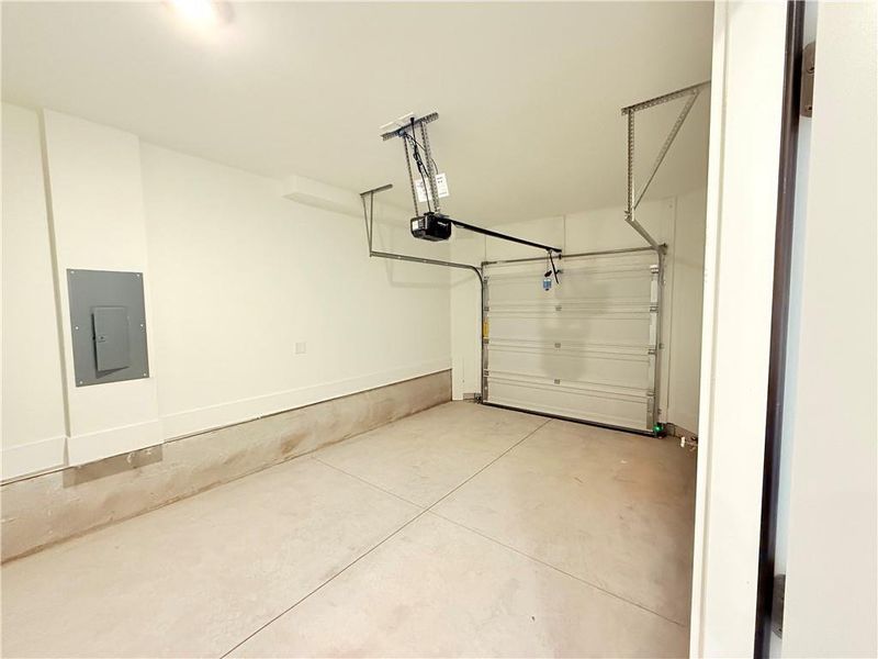 Spacious, unfurnished interior of a new home in Park Vue, Atlanta (Image 26). Spacious, unfurnished interior of a new home in Park Vue, Atlanta (Image 26).