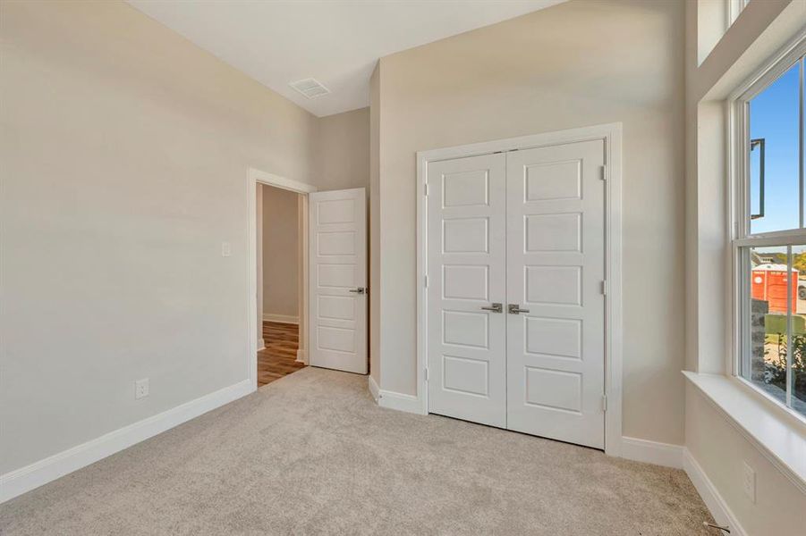 Spacious, unfurnished interior of a new home in Treeline, Justin (Image 13).