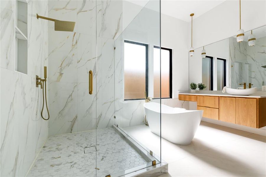 Furnished interior view inside a new home in , Dallas (Image 16).