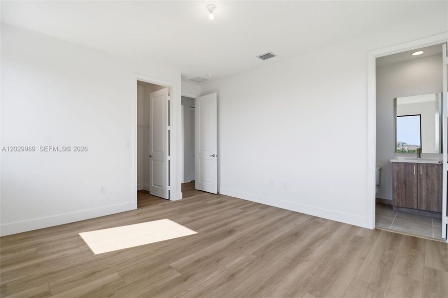 Spacious, unfurnished interior of a new home in , Ave Maria (Image 24).