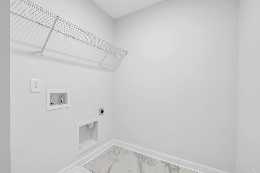 Photo of another unit. Features may vary.